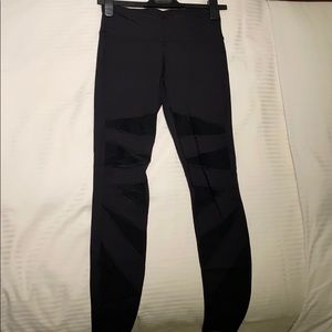 Lululemon mesh print legging